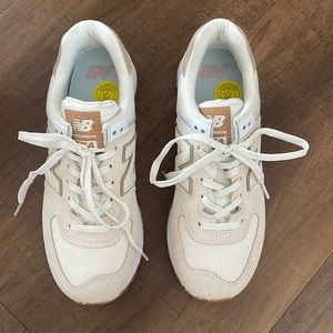 Beige new balance 574 sneakers